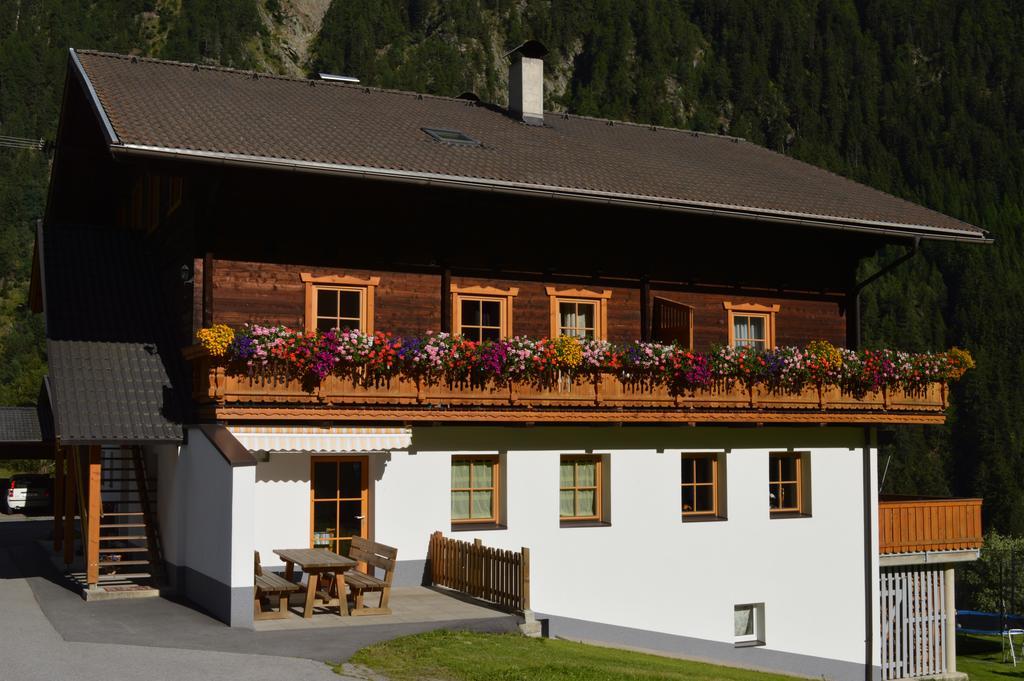 Ferienwohnungen Niederarnigerhof Familie Bauernfeind Kals-am Großglockner Buitenkant foto